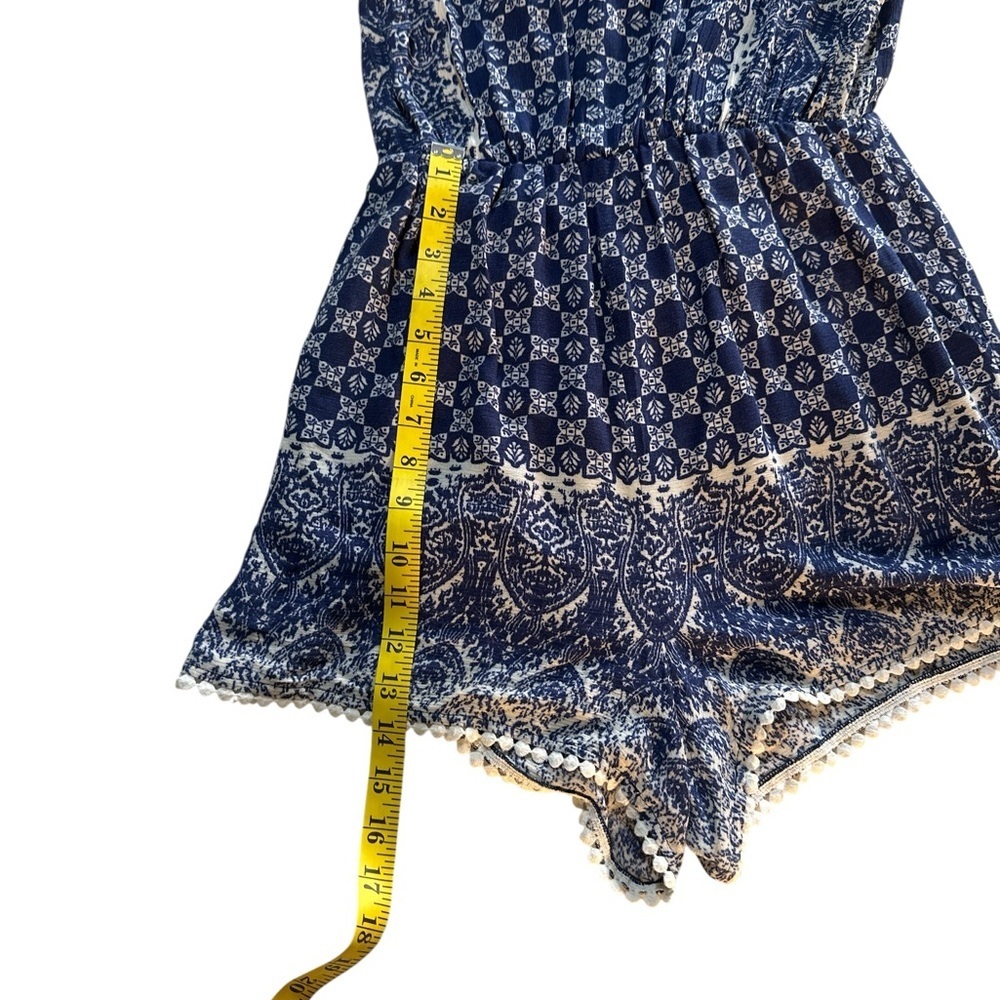19 Cooper Blue and White Patterned beach style. - Picture 5 of 8